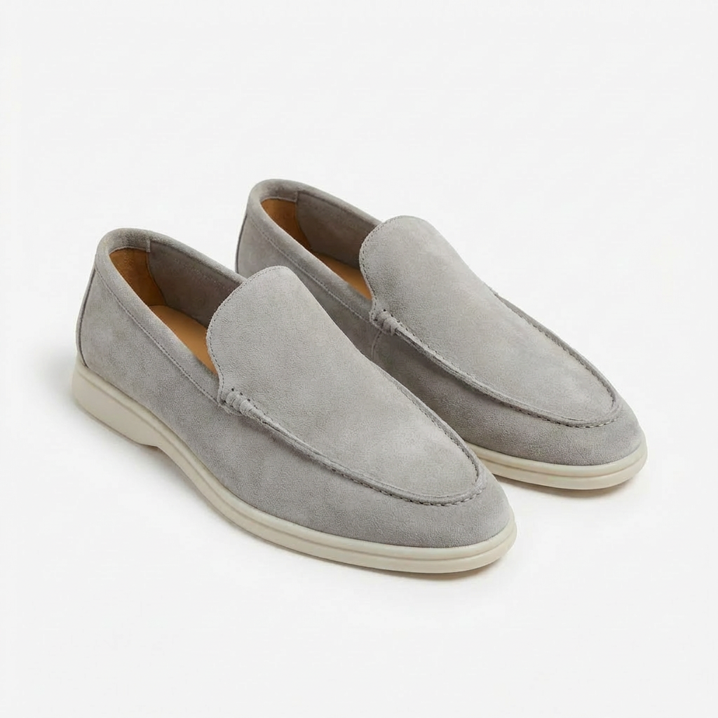 https://cdn.shopify.com/s/files/1/0972/9848/1492/files/Alejandro-Mocasines-Hombre-Con-Costuras-Vistas-Y-Suela-Contraste-Casual-6.png?v=1769426396