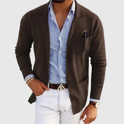 https://cdn.shopify.com/s/files/1/0785/0799/9567/files/Blazer-Herren-Lockere-Passform-entspannter-Komfort-2.png?v=1773445370