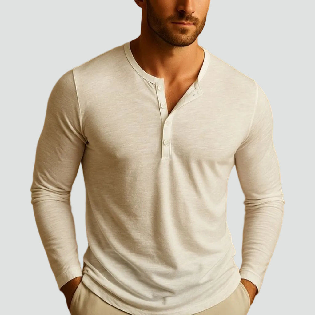 https://cdn.shopify.com/s/files/1/0815/6859/6292/files/Henleytopp_i_bomullsblandning__slim_fit__herr_0.png?v=1768228240