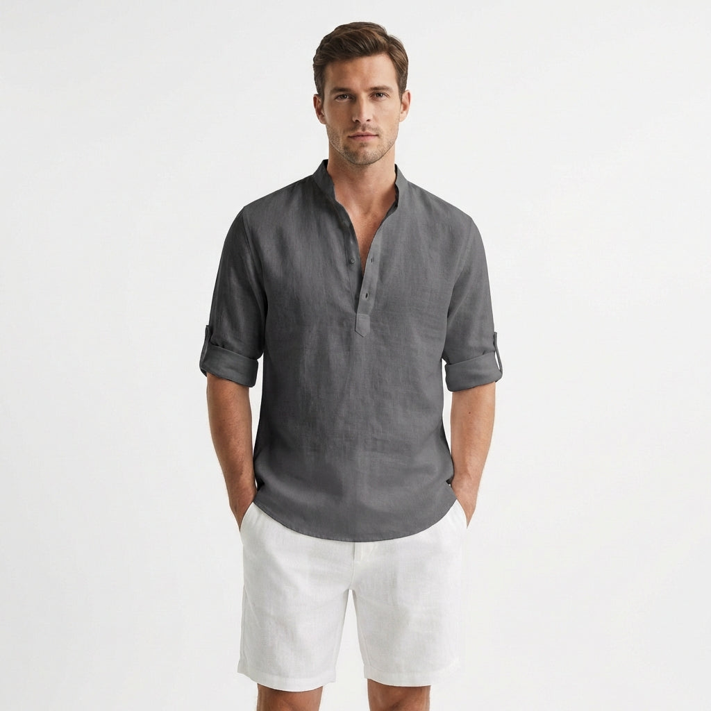 https://cdn.shopify.com/s/files/1/0972/9848/1492/files/Hugo-Camisa-Henley-Cuello-Mao-Manga-Remangada-Hombre-7.jpg?v=1772441025