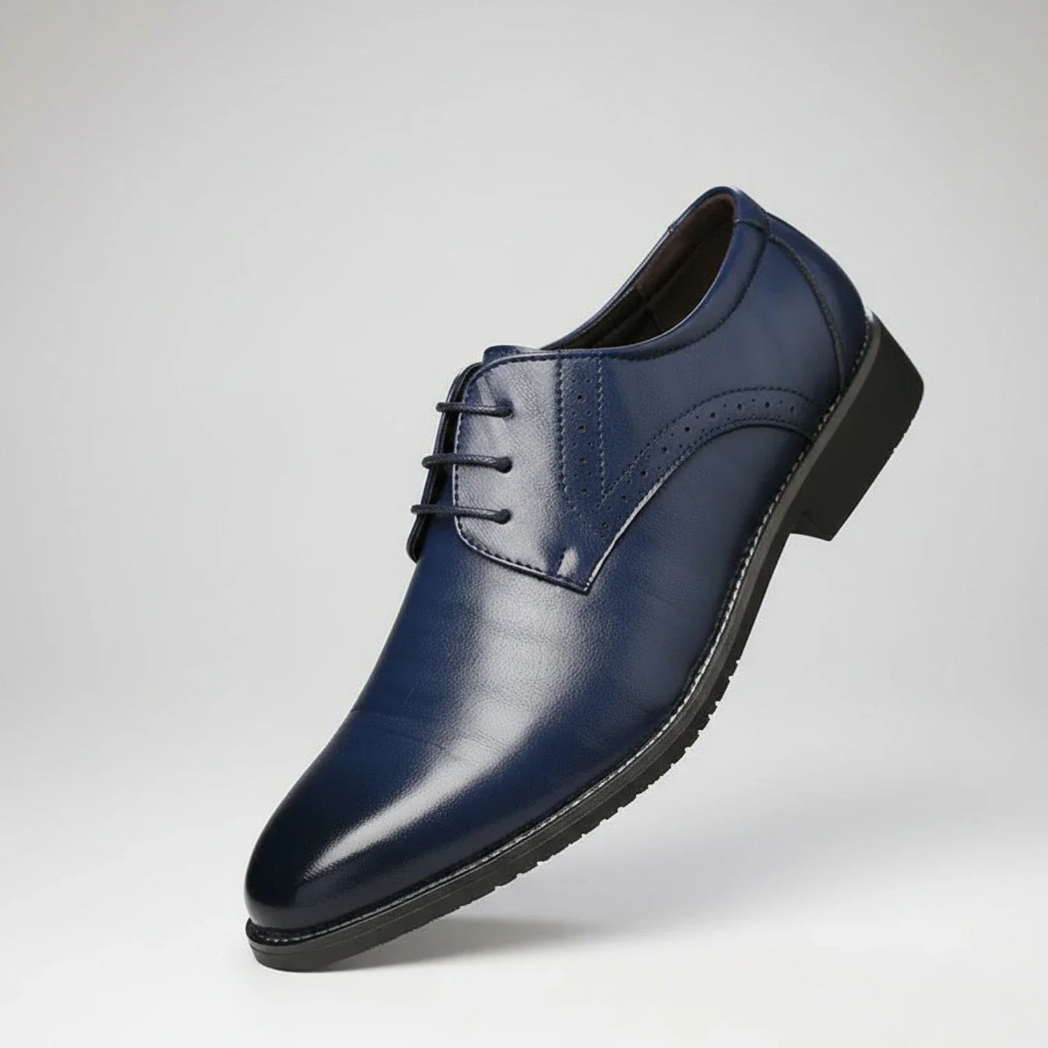 https://cdn.shopify.com/s/files/1/0972/9848/1492/files/Hugo-Hombre-Zapatos-Derby-Con-Puntera-Lisa-Y-Costuras-Contrastantes-Formal-4.webp?v=1768664586