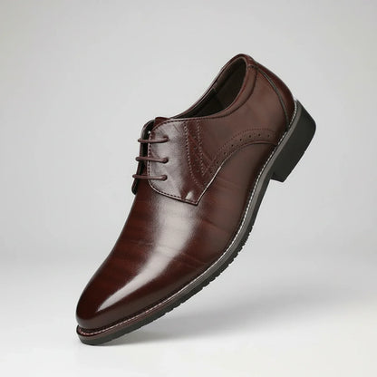 https://cdn.shopify.com/s/files/1/0972/9848/1492/files/Hugo-Hombre-Zapatos-Derby-Con-Puntera-Lisa-Y-Costuras-Contrastantes-Formal-5.webp?v=1768664589
