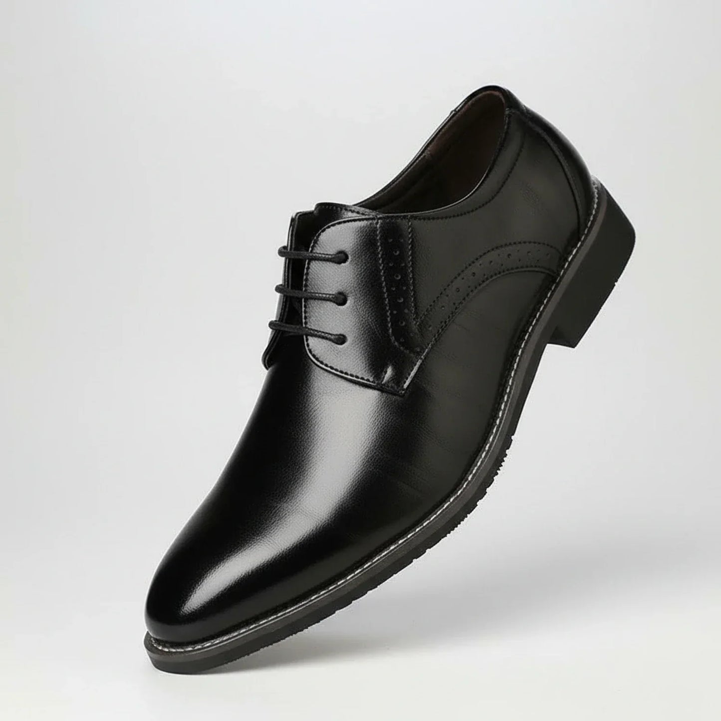 https://cdn.shopify.com/s/files/1/0972/9848/1492/files/Hugo-Hombre-Zapatos-Derby-Con-Puntera-Lisa-Y-Costuras-Contrastantes-Formal.webp?v=1768664573