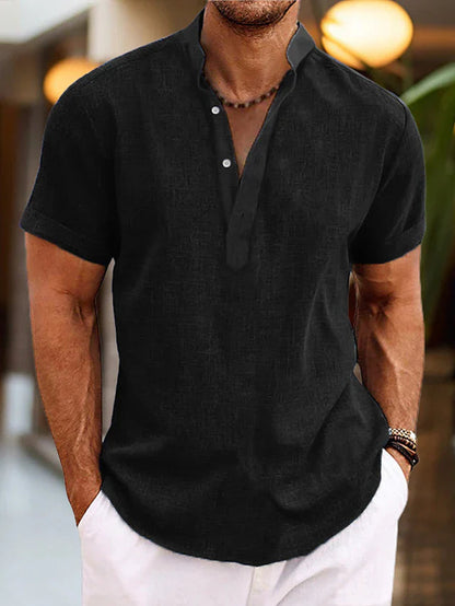 https://cdn.shopify.com/s/files/1/0785/0799/9567/files/Polo-Shirt-Herren-V-Ausschnitt-bequeme-Passform-4.jpg?v=1774049734