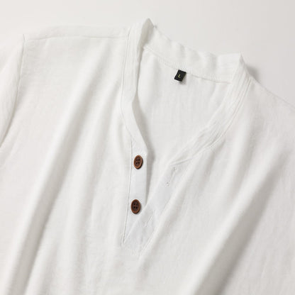 https://cdn.shopify.com/s/files/1/0785/0799/9567/files/T-Shirt-Herren-V-Ausschnitt-Henley-Knopfleiste-Souveraner-Look-5.jpg?v=1773446395