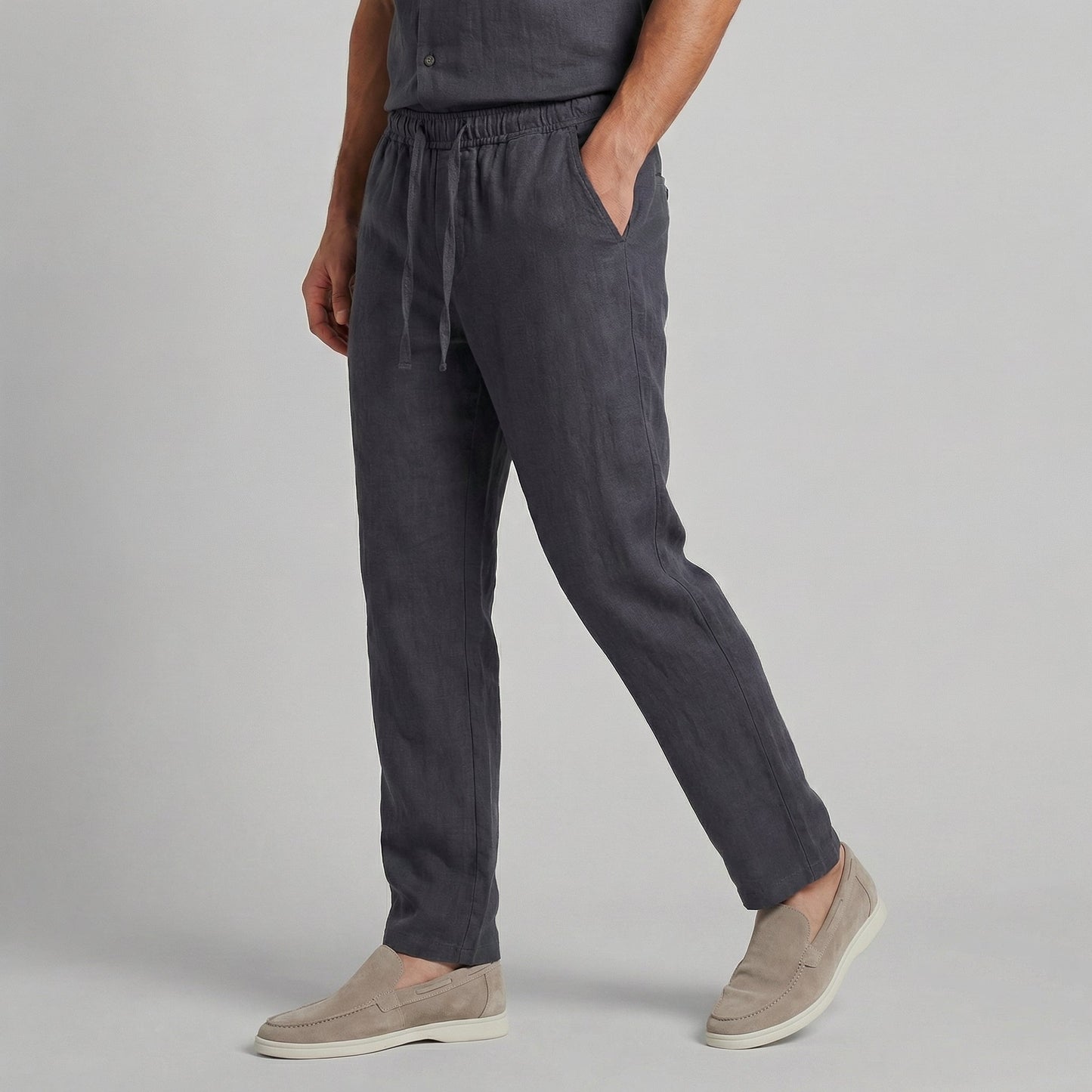 https://cdn.shopify.com/s/files/1/0815/6859/6292/files/broek-heren-wide-leg-casual-zomer-2.jpg?v=1778612222