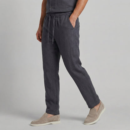https://cdn.shopify.com/s/files/1/0815/6859/6292/files/broek-heren-wide-leg-casual-zomer-2.jpg?v=1778612222