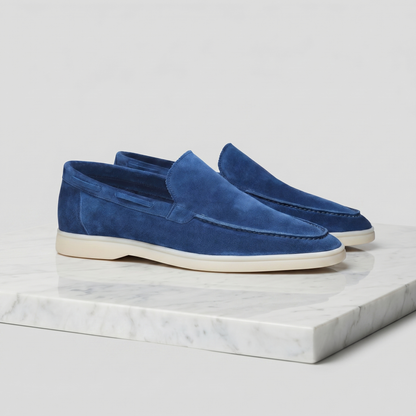 https://cdn.shopify.com/s/files/1/0815/6859/6292/files/loafers-heren-suede-klassiek-casual-formeel-15.png?v=1778612003